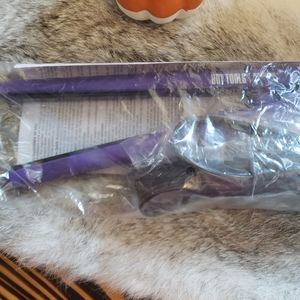 Hot Tools 1/2 inch Flat Iron
